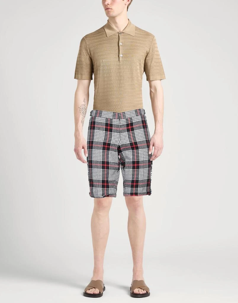 Thom Browne Shorts 
Bermuda 2