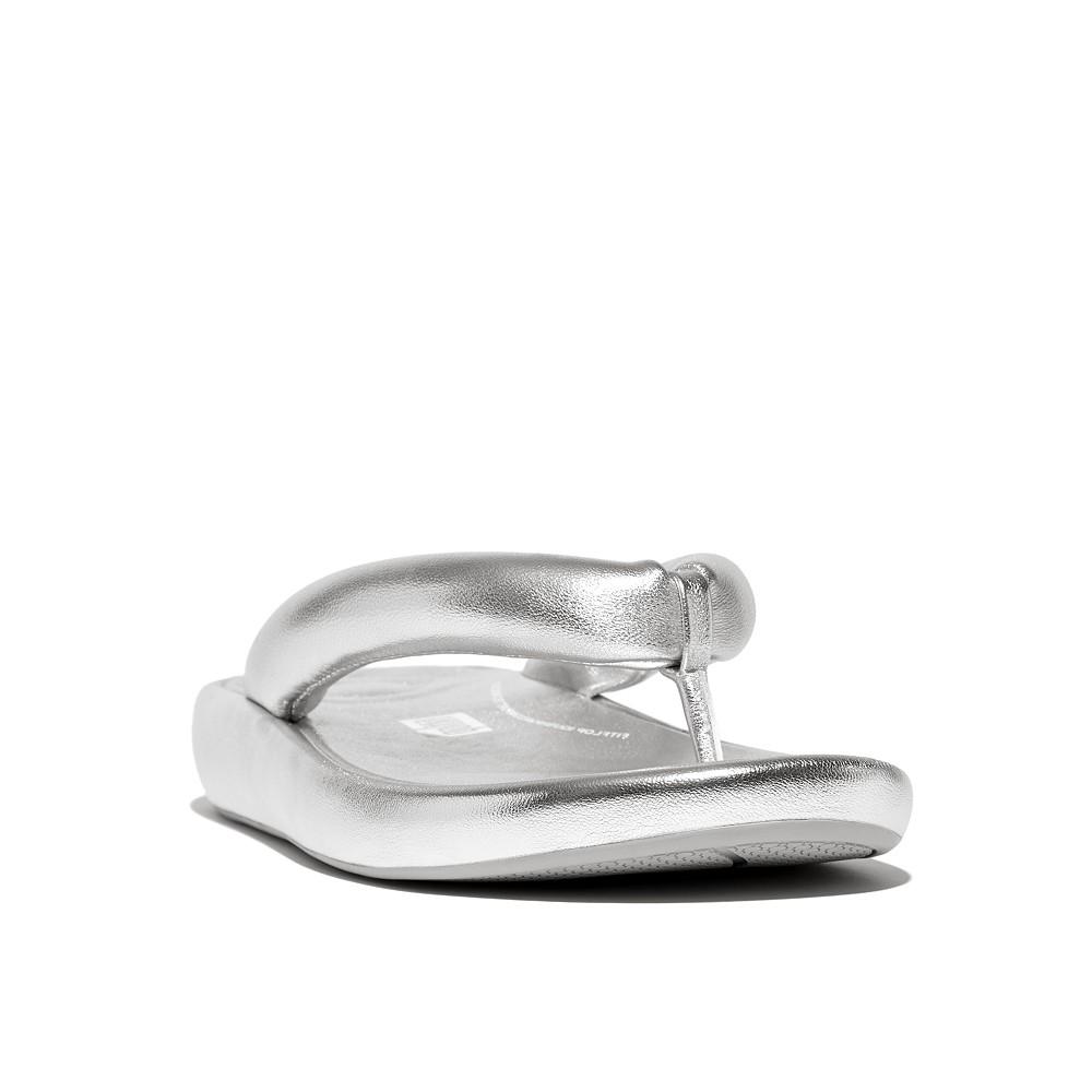 ◆Fitflop◆ [ICUSHION] Silver Women's Flip Flops FitFlop Women's Iqushion D-Luxe Padded Metallic-Leather Flip