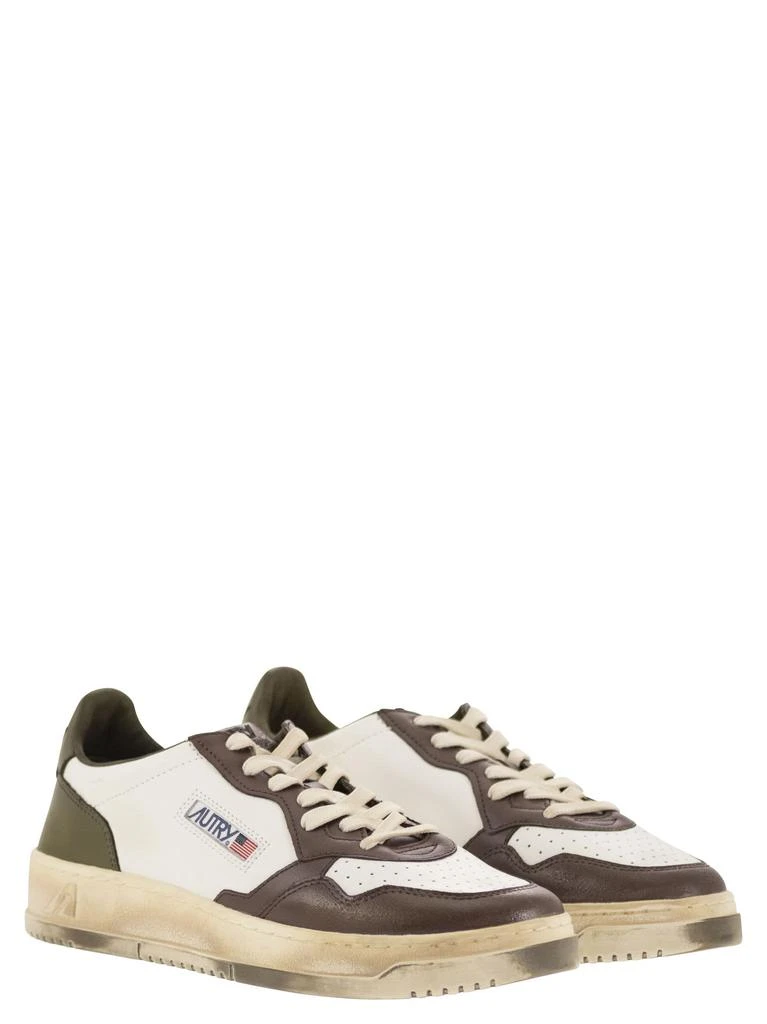 Autry Medalist Low Super Vintage Sneakers In White/military/brown Leather 4