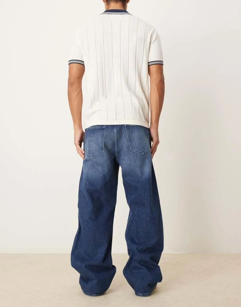 Calvin Klein Calvin Klein Jeans 90s loose jeans in mid blue wash - ASOS Exclusive 3
