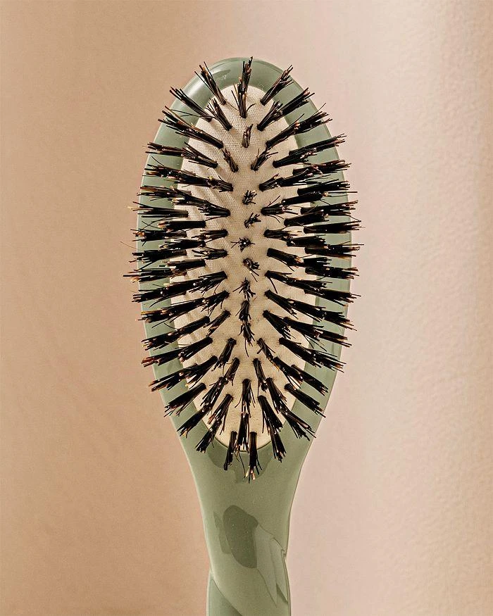 La Bonne Brosse N.01 The Small Universal Shine 
Care Hair Brush - Almond Green 5
