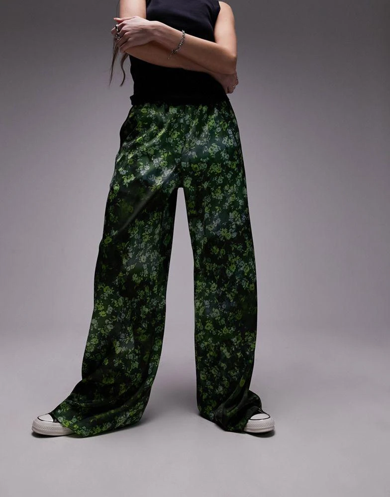Topshop Topshop satin print wide leg pull on trouser in green 1