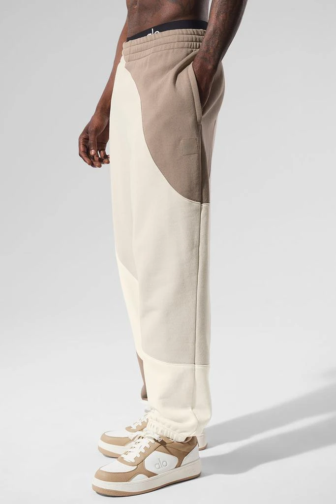 Alo Make Waves Sweatpant - Limestone Tonal 3