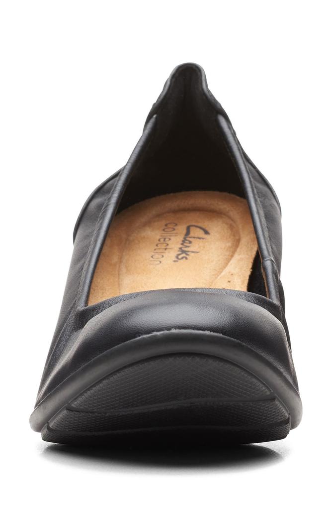 Clarks Neiley Block Heel Pump