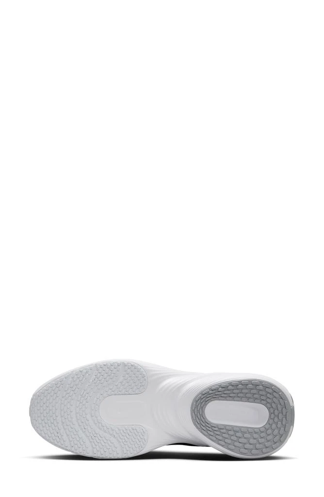 NIKE Uplift SC Sneaker 5
