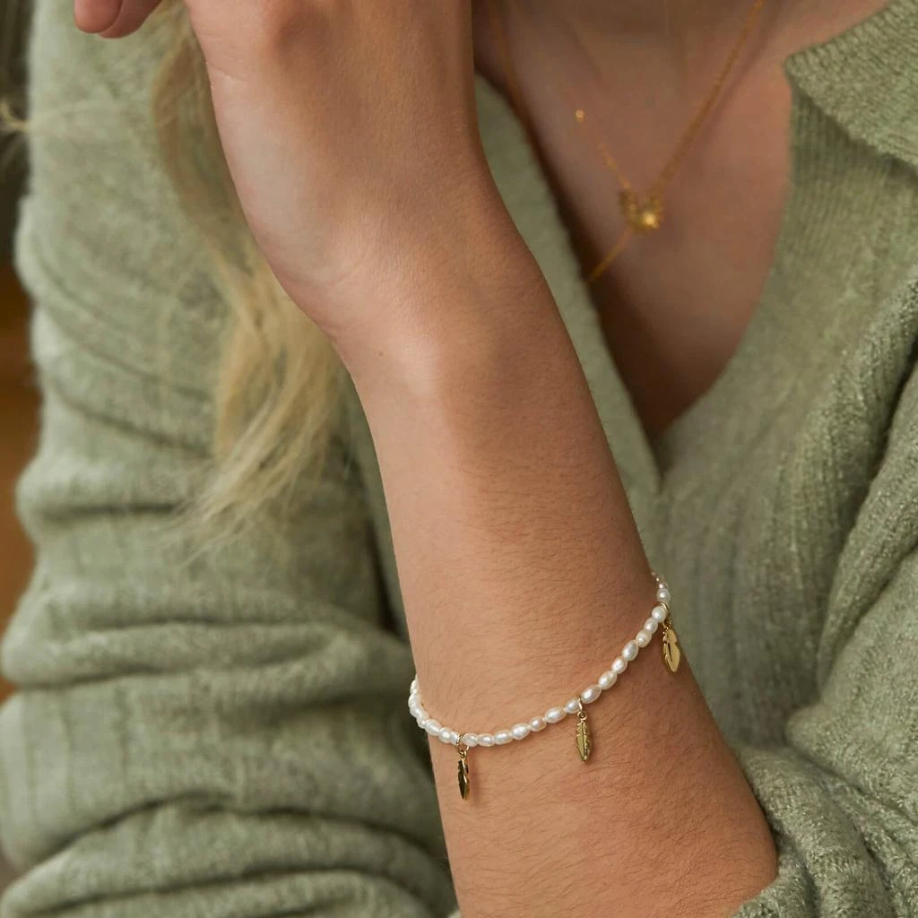 ESTELLA BARTLETT Estella Bartlett Feather Glass Pearl Gold-Tone Bracelet 2