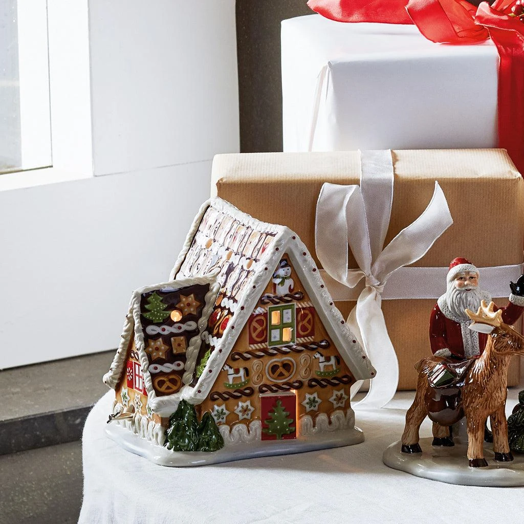 Villeroy & Boch Christmas Toys Musical Gingerbread House (Let it Snow) 2