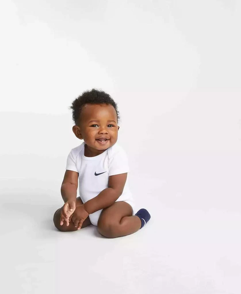 Nike Baby Boys or Baby Girls Mini Me Essential Bodysuits, Pack of 3 2