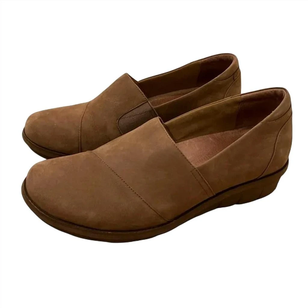 Dansko Dansko - WOMEN'S JULIA NUBUCK LOAFER 2