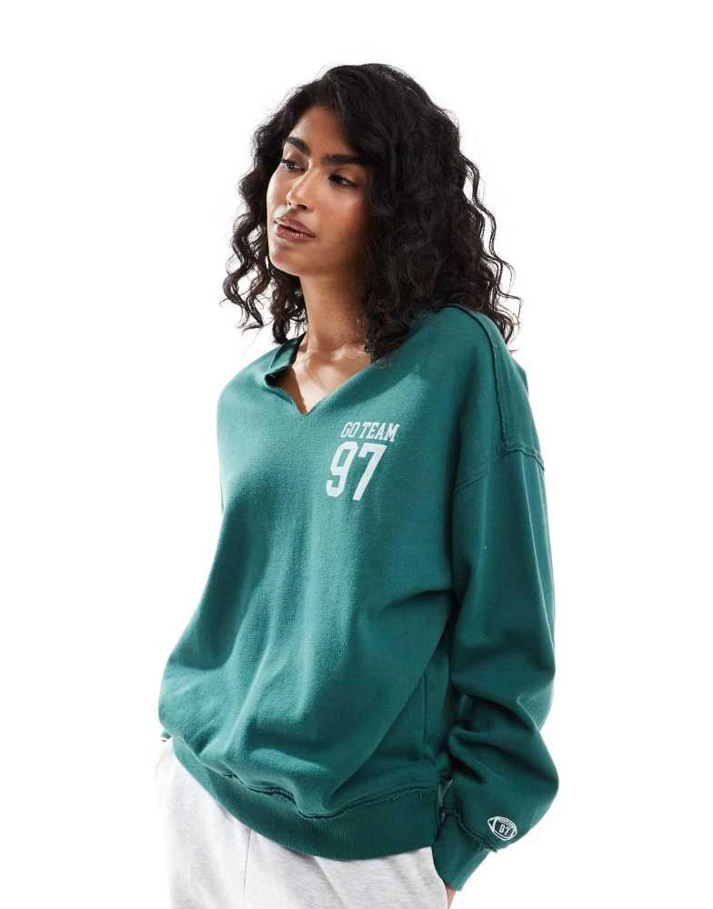 HOLLISTER Hollister motif crewneck sweatshirt in green 1