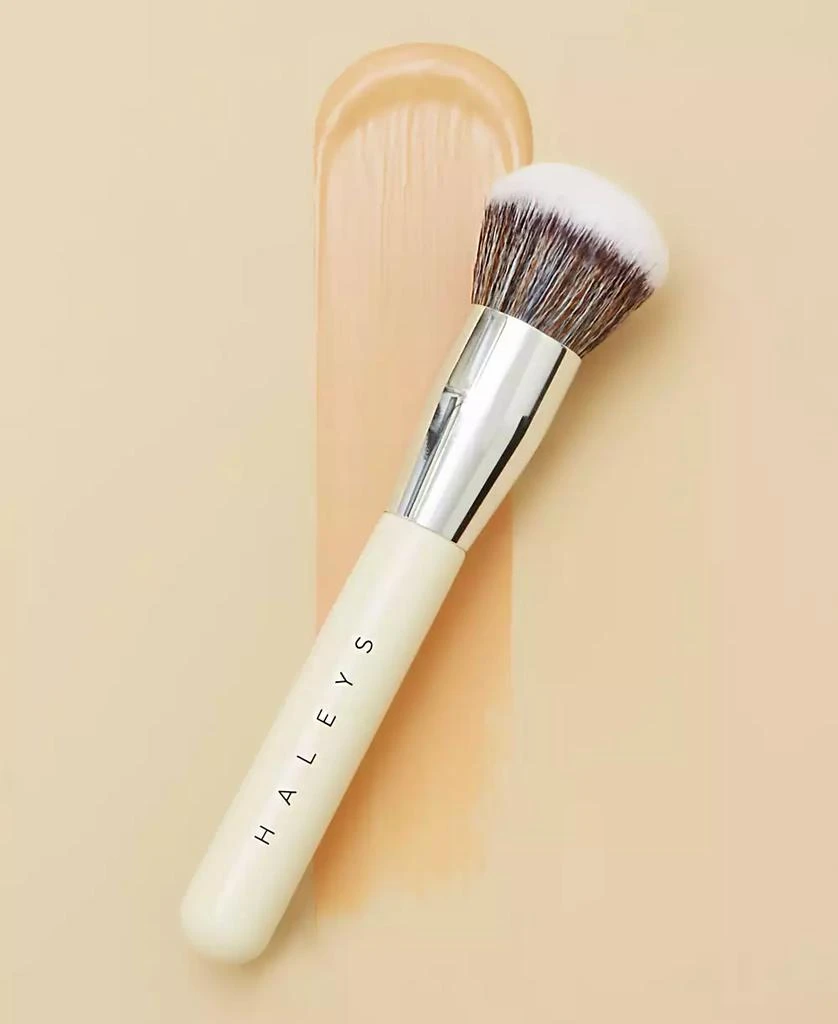 HALEYS Beauty Brilliant Kabuki Brush 3