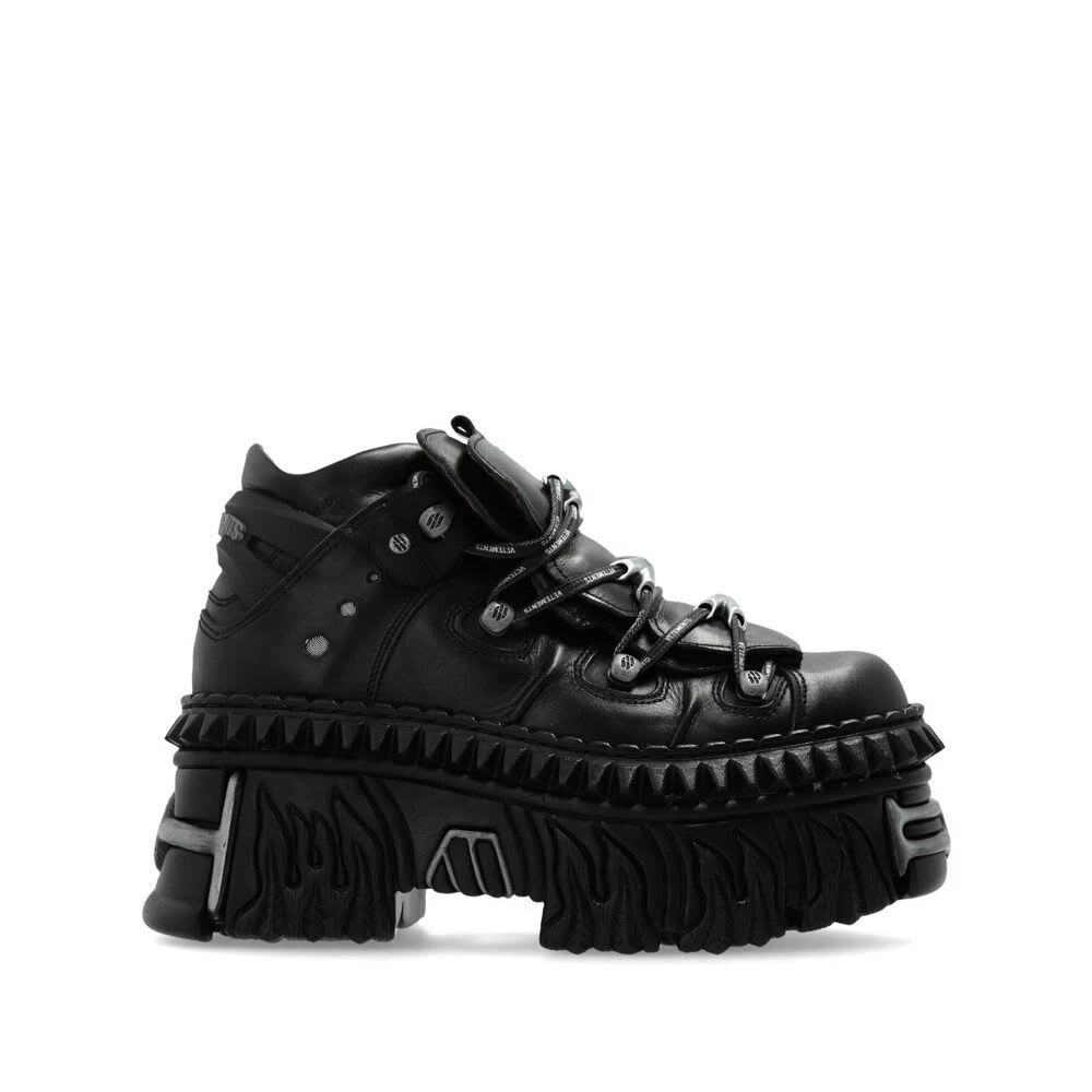 Vetements Sneaker 1