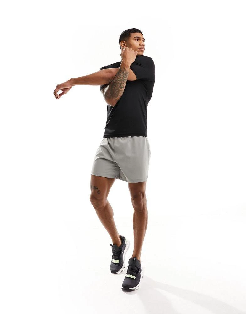 ASOS 4505 Icon muscle fit training t-shirt with quick dry in black 3