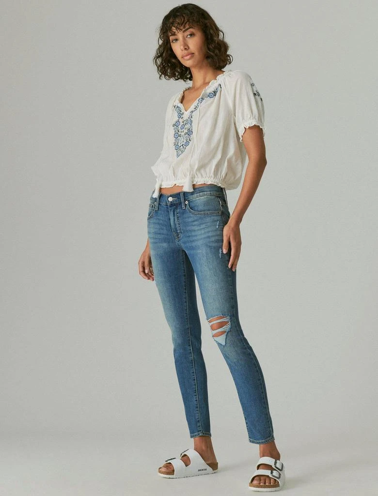 Lucky Brand Women's Mid Rise Ava Super Skinny Destruct 2