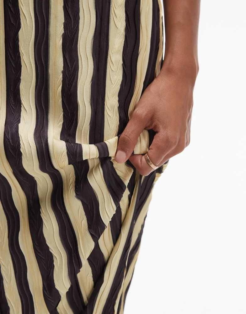 Topshop Topshop stripe plisse midaxi skirt in chocolate 2
