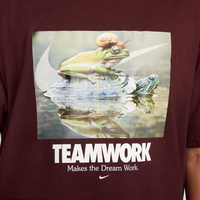 NIKE Men's Nike Sportswear Teamwork Graphic T-Shirt 5