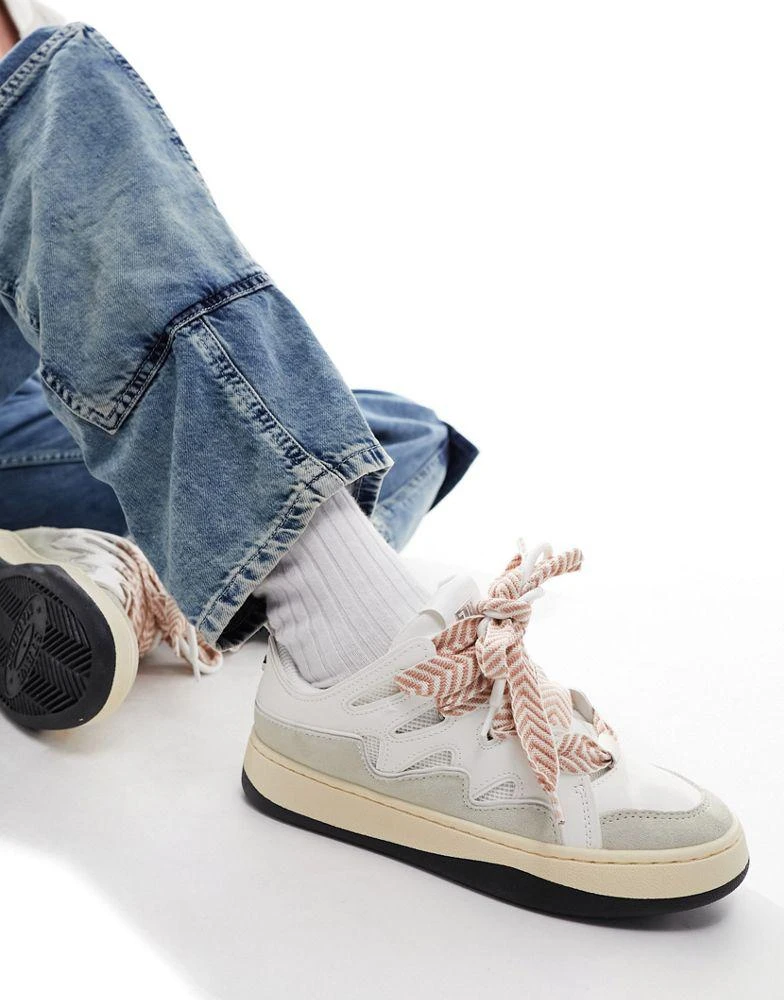 Steve Madden Steve Madden Roaring trainers in off white and beige 1