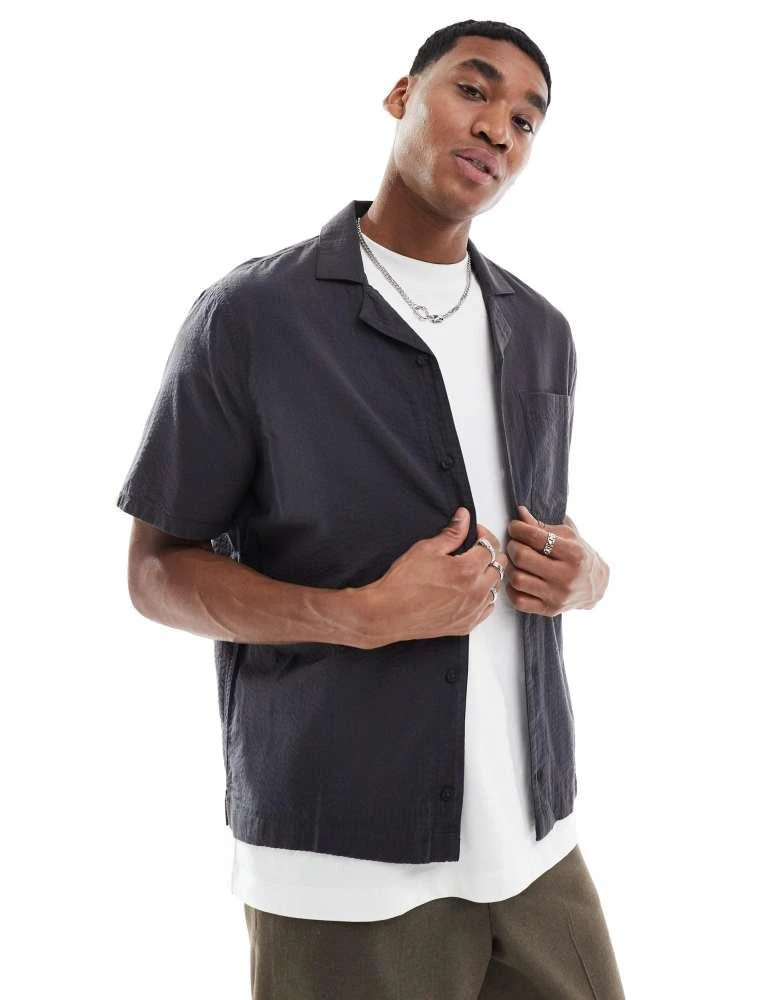 HOLLISTER Hollister short sleeve textured shirt in black 1