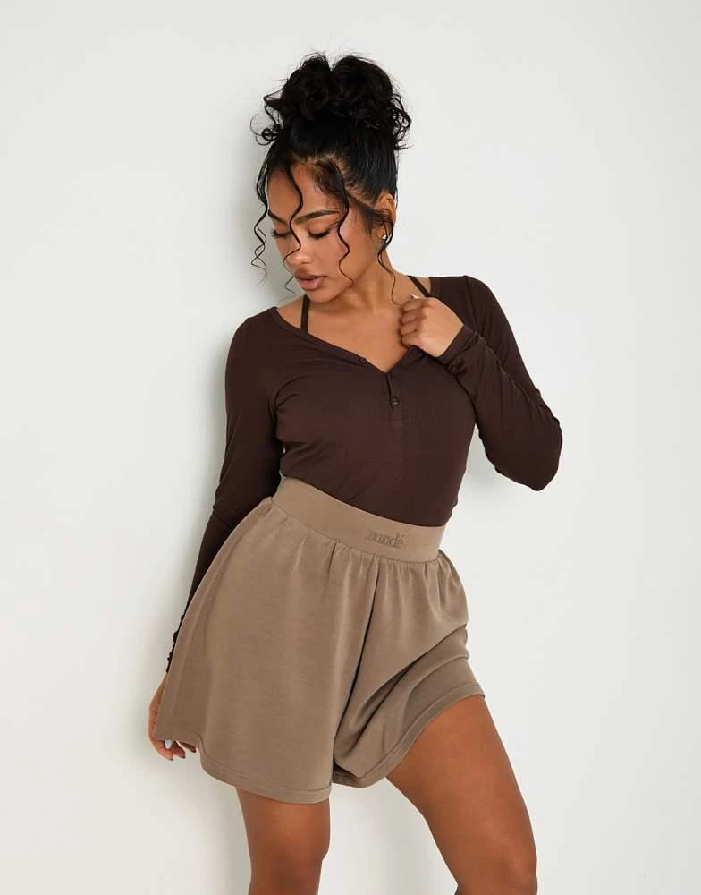 Sundé Sunde soft touch lounge short in mocha 1