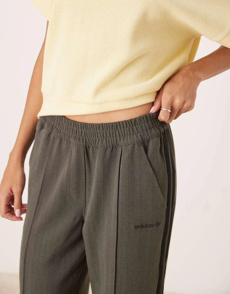 Adidas adidas Originals Tailored pants in shadow olive 4