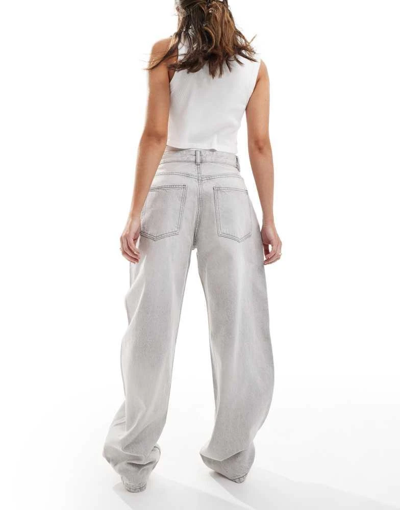 Bershka Bershka wide balloon leg jeans in light grey 2