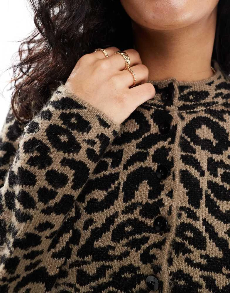 ASOS ASOS DESIGN crew neck cardigan in leopard print 2