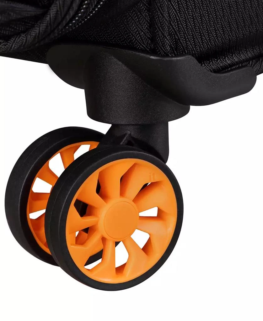 it luggage Lykke 25" Softside Checked 8-Wheel Spinner 6