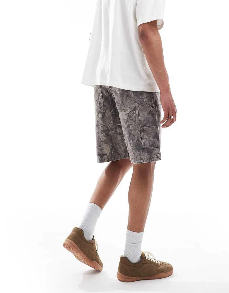 HOLLISTER Hollister baggy carpenter knee length denim short in camo 3