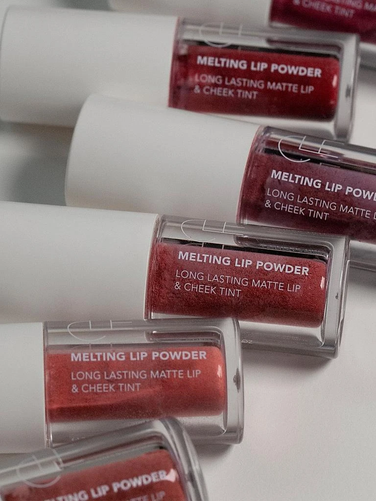 CLE Cosmetics Melting Lip Powder 4