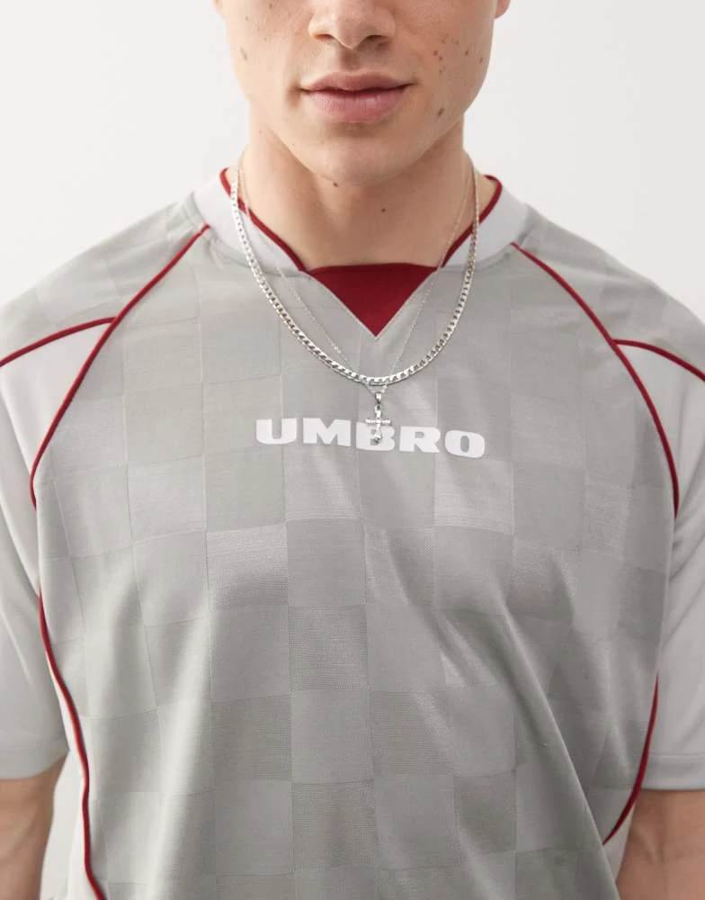 Umbro Umbro panelled jersey t-shirt in silver 4