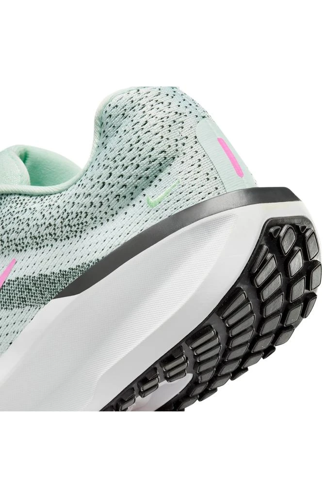 NIKE Air Winflo 11 Running Shoe 8