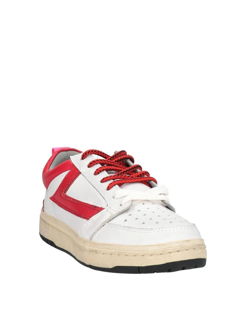 HTC Sneakers 2