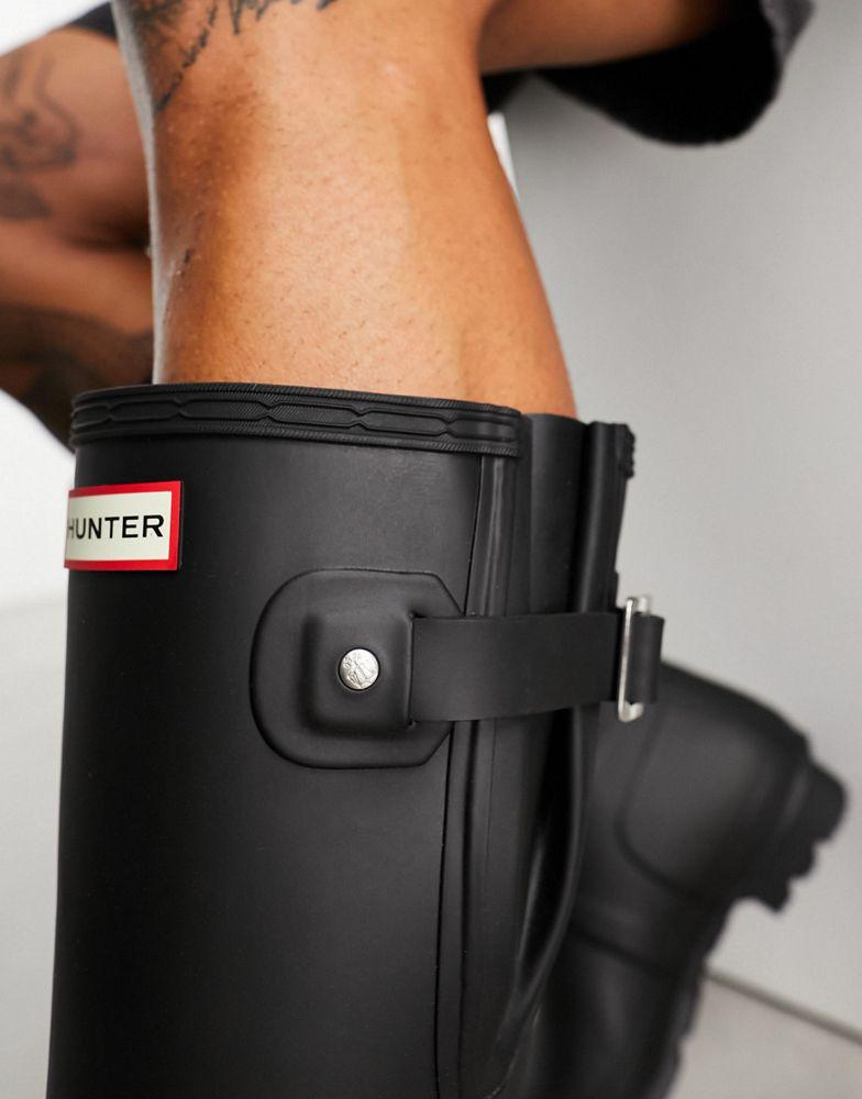 Hunter Original Side Adjustable Wellington Boots in Black – On