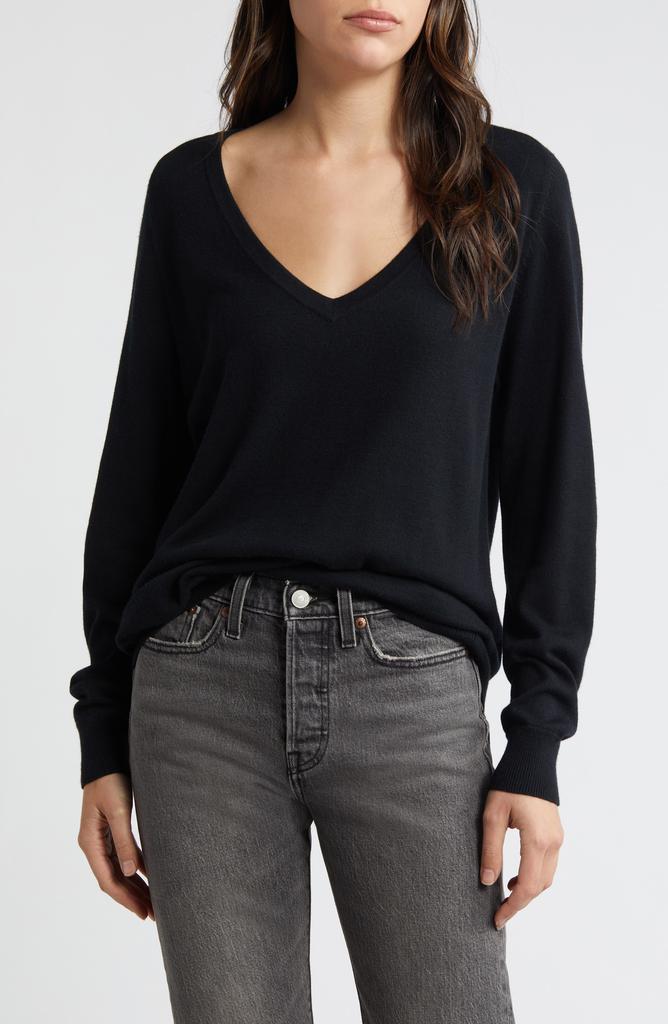 Treasure & Bond Relaxed V-Neck Sweater