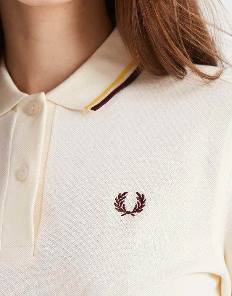 Fred Perry Fred Perry twin tipped logo polo shirt in ecru 4
