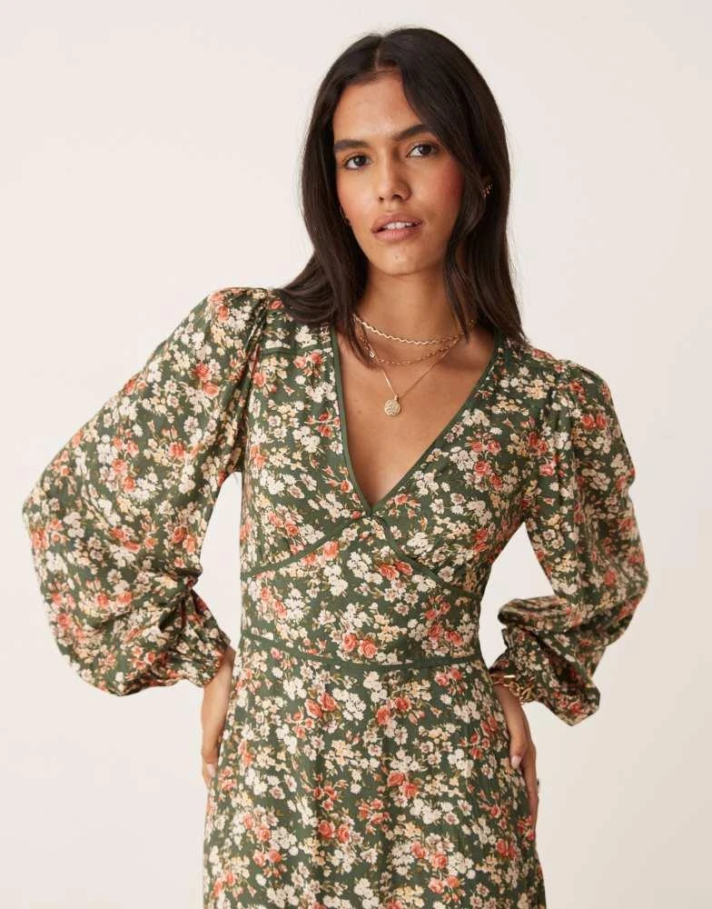Shop Nobody's Child Remy v-neck balloon sleeve midi dress in green floral  on Sale at BeyondStyle  Get 25% Off Nobody's Child Remy v-neck balloon  sleeve midi dress in green floral with
