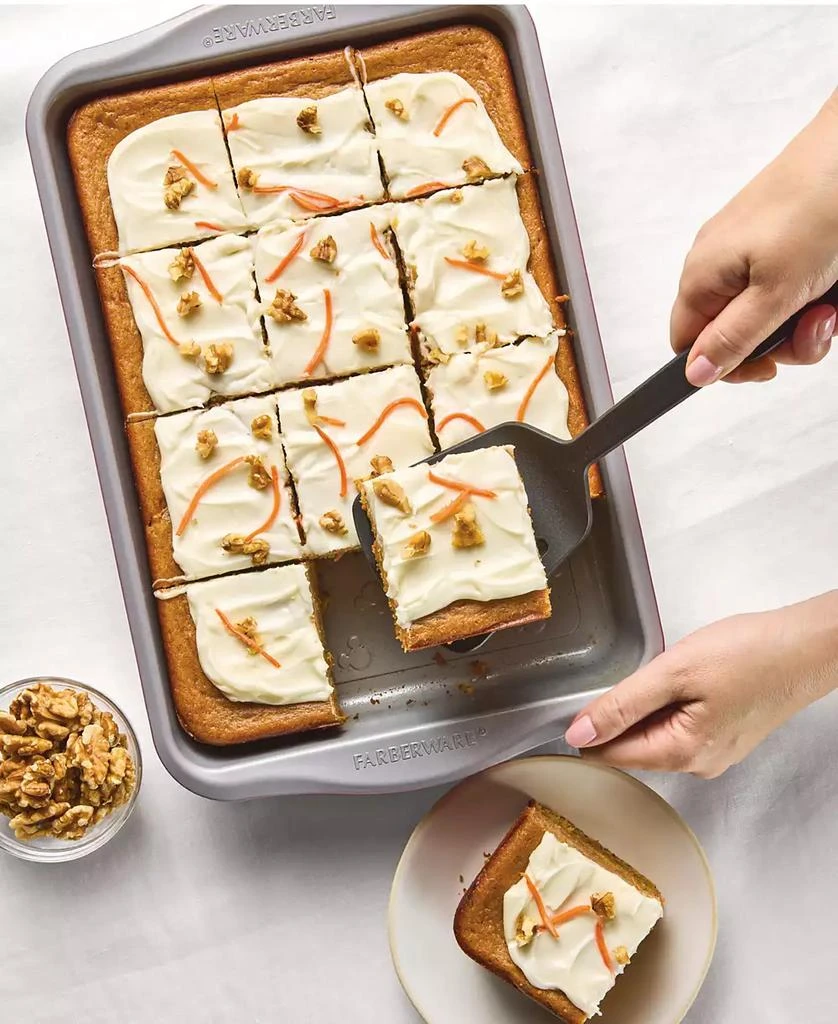 Farberware Bake with Mickey Mouse 9 x 13 Inch Nonstick Cake Pan 3