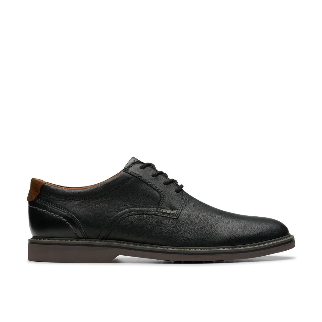 Clarks Radcliff Low in Black Leather 1