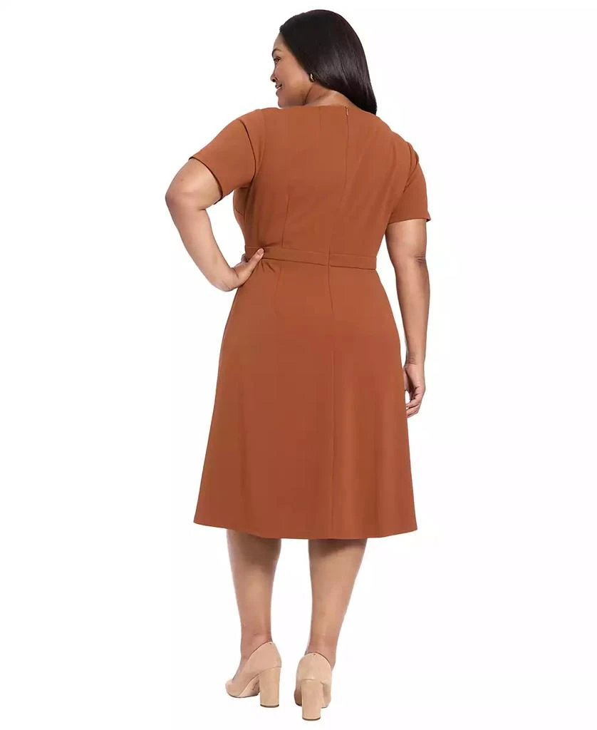 London Times Plus Size Fit and Flare Short Sleeve Dress 3
