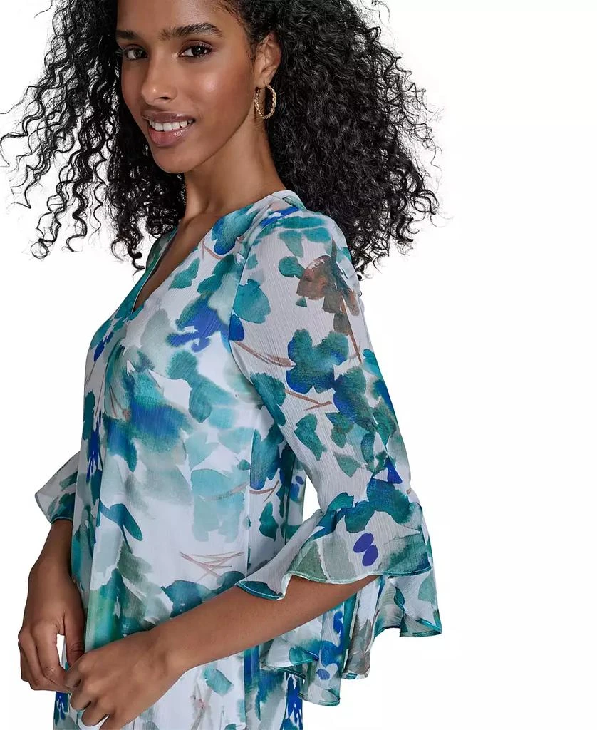 Shop Women's Floral Chiffon V-neck Shift Dress on Sale at BeyondStyle  Get  50% Off Women's Floral Chiffon V-neck Shift Dress with Limited-Time Flash  Deals, Exclusive Discounts, and Special Offers. Enjoy Unbeatable