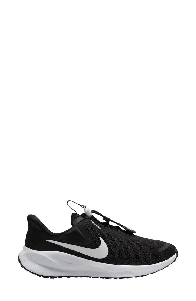NIKE Revolution 7 Running Shoe