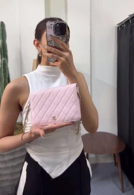 Chanel Chanel Peach Quilted Caviar Leather CC Flap Wallet on Chain 2
