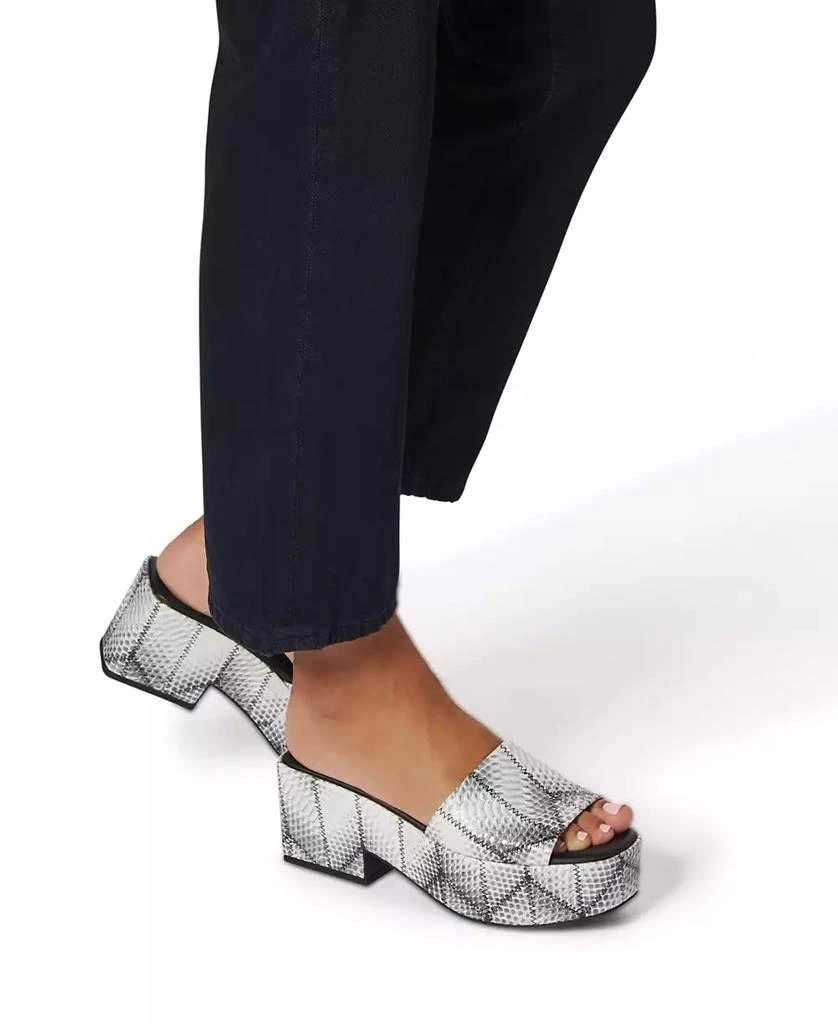 Katy Perry Women's Busy Bee Slip-On Sandals 6