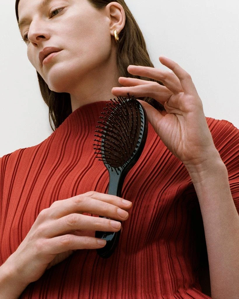 MACHETE Everyday Detangling Hair Brush in Pistachio 4