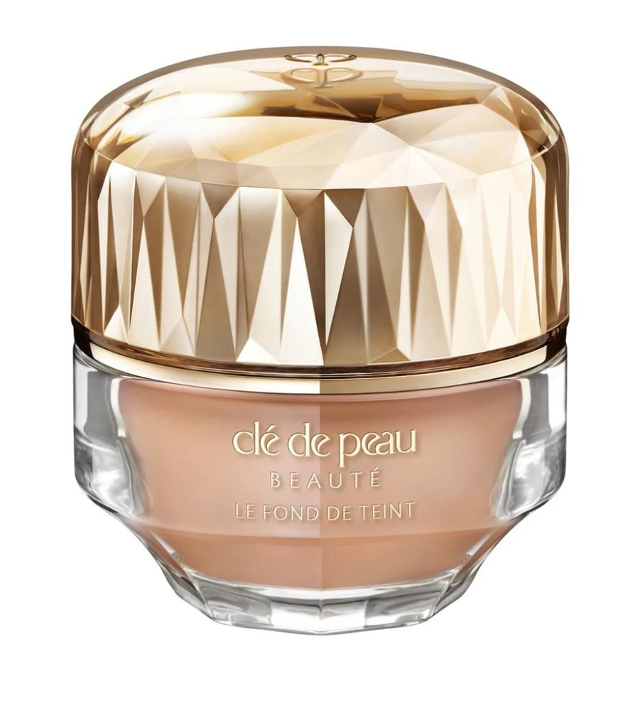 Cle de Peau The Foundation 1