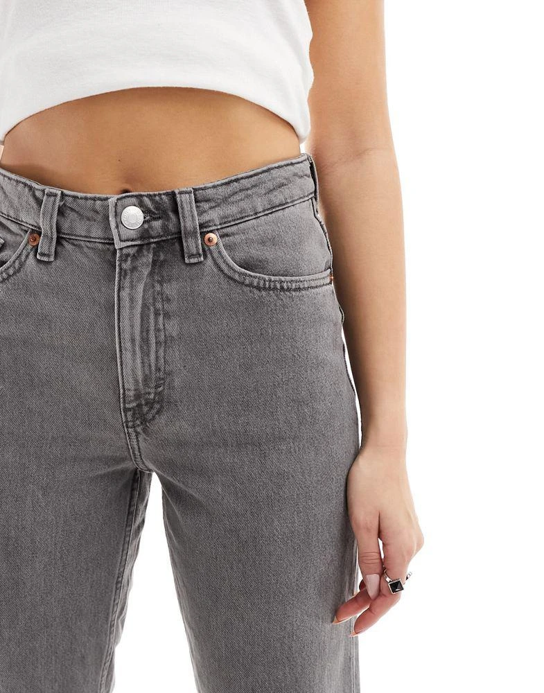 Monki Monki mid waist straight leg jeans in  grey wash 2