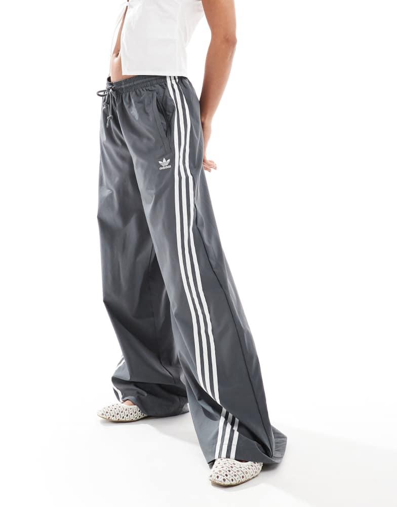 Adidas adidas Originals Adicolor wide leg track pants in