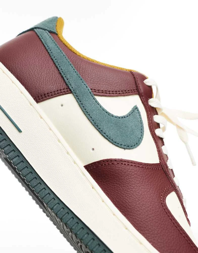 Nike Air Force '07 LV8 trainers in burgundy, green and sail – On - Main Image