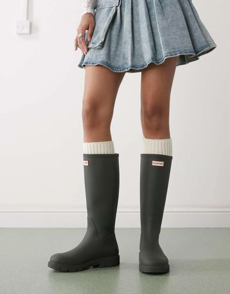 Hunter Hunter Downpour tall wellington boots in dark olive 1