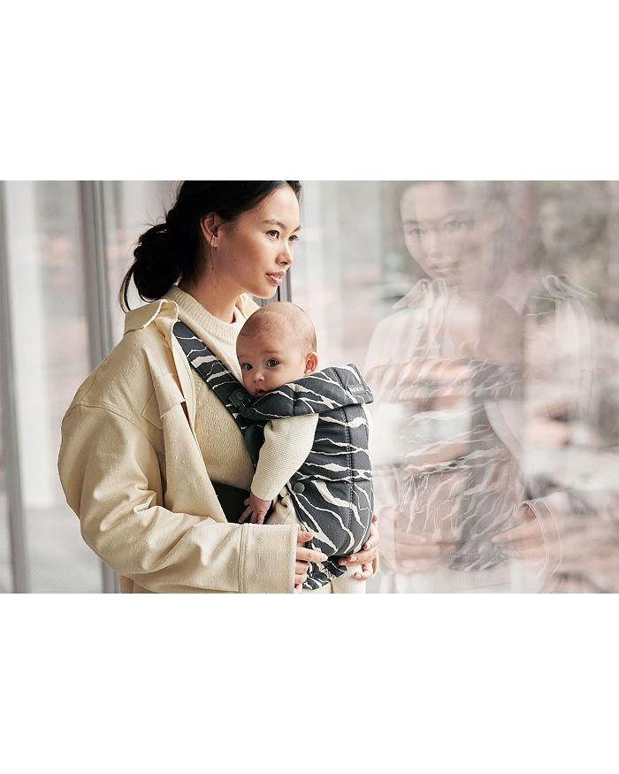 BabyBjörn Cotton Baby Carrier Mini 2